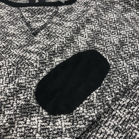 Vanity Sweater - Picture 6 of 8